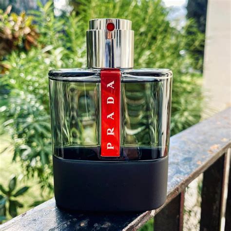 cologne similar to prada carbon